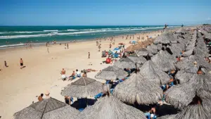 Praia do Futuro. (Foto: Pinterest)